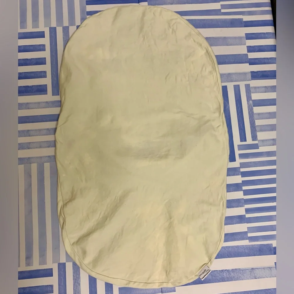 Snuggle Me Organic Infant Lounger + 2 covers - Picture 8 of 9